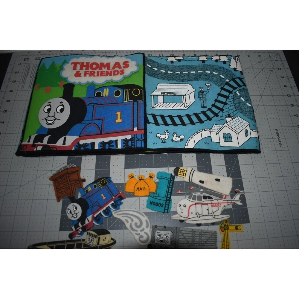 THOMAS TRAIN & FRIENDS FELT KIDS STORY Book with PIECES parts Vintage 2000